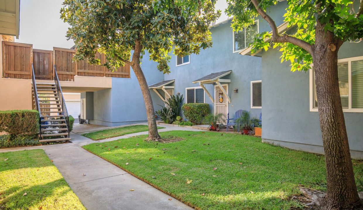 Courtyard at 366 Lake Lindero Drive, Agoura Hills