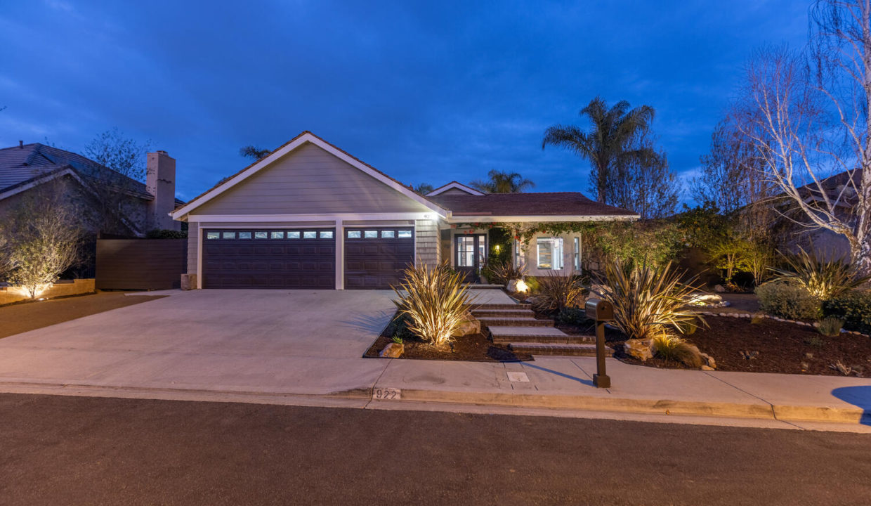 922 Fawnglen Place Thousand Oaks Front View