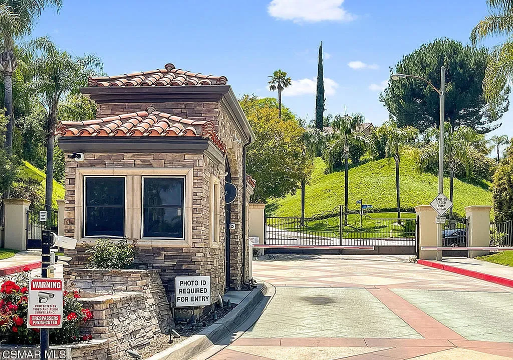 24926 Normans Way Calabasas Gatehouse