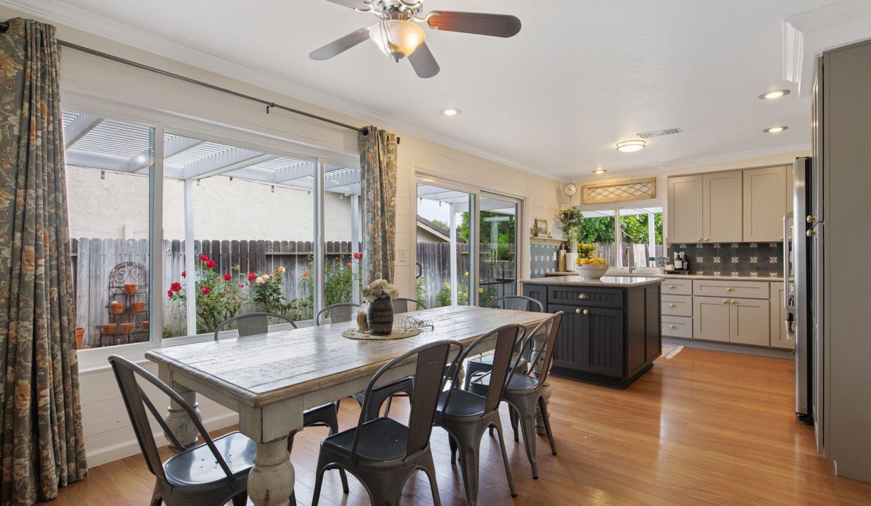 2999 Lemonwood Street - Farmhouse Style Kitchen with Island