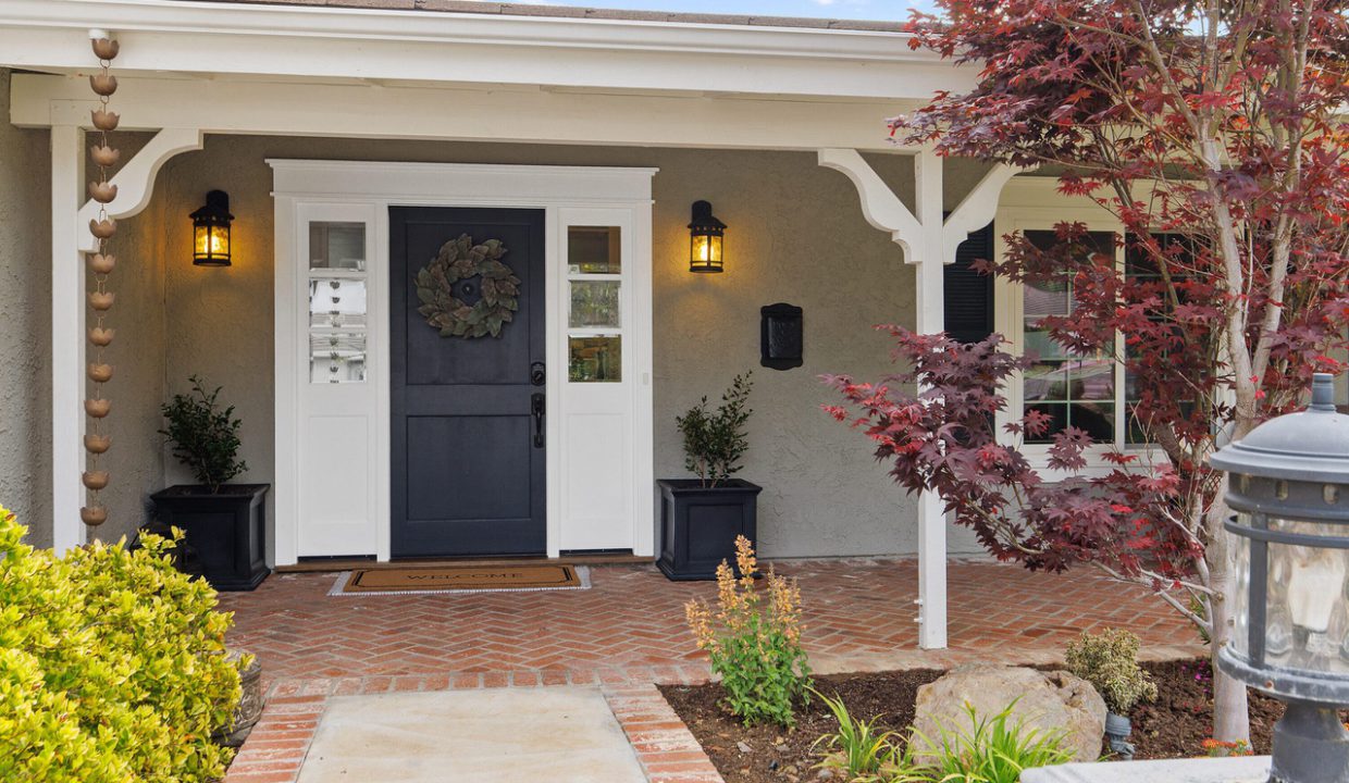 2999 Lemonwood Street - Front Porch