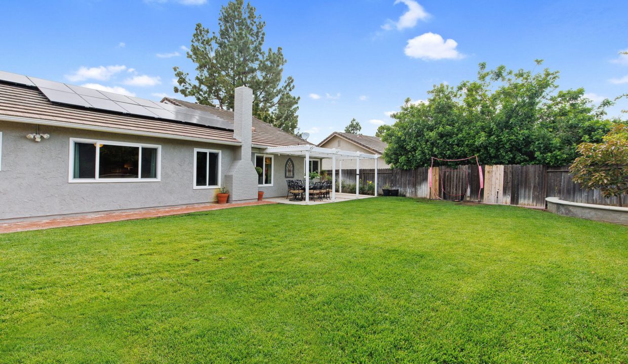 2999 Lemonwood Street - Large Grass Back Yard