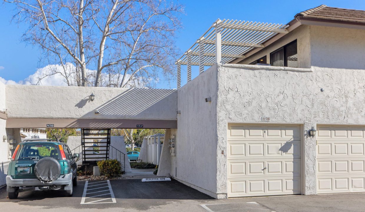 Village Glen Westlake Village - Garage