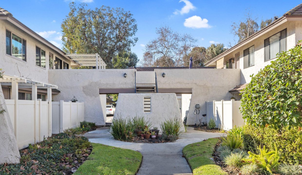 Village Glen Westlake Village - Outdoor Space