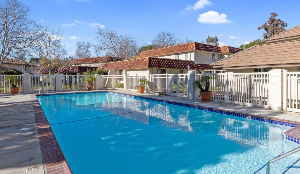 Village Glen Westlake Village - Swimming Pool