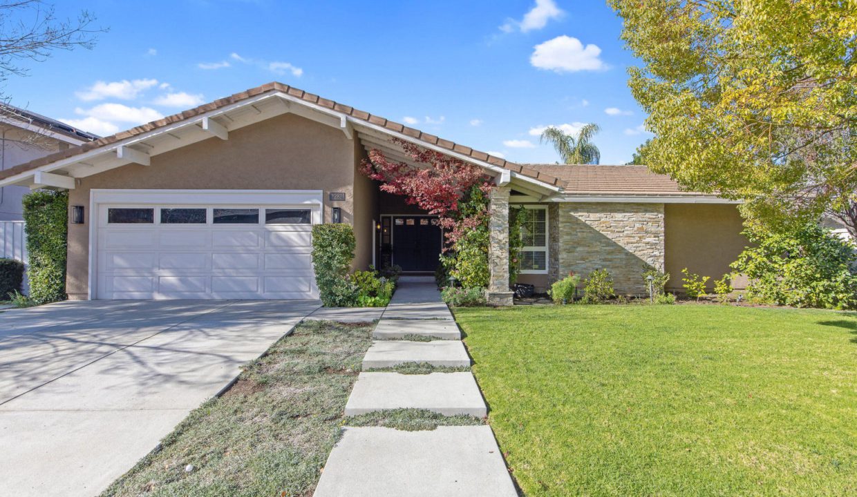 Westlake Village home for sale - Foxmoor Hills - Facade