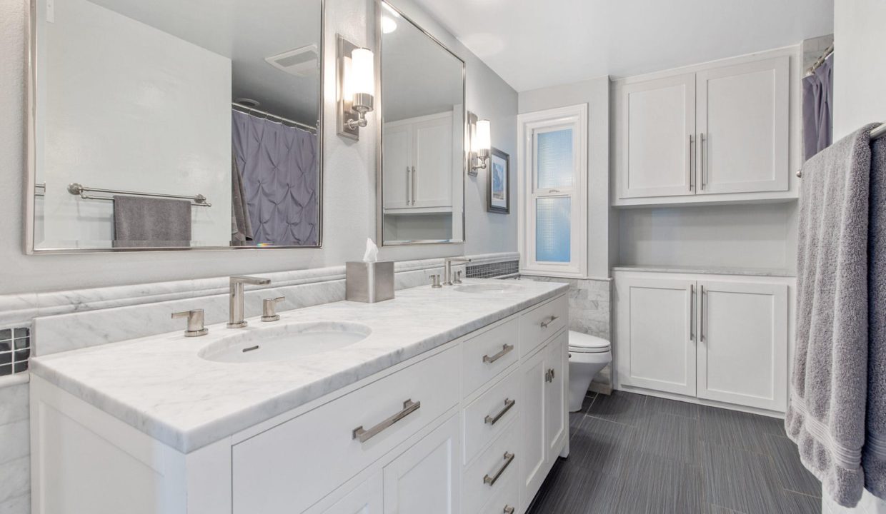 Westlake Village home for sale - Foxmoor Hills - Main Bathroom