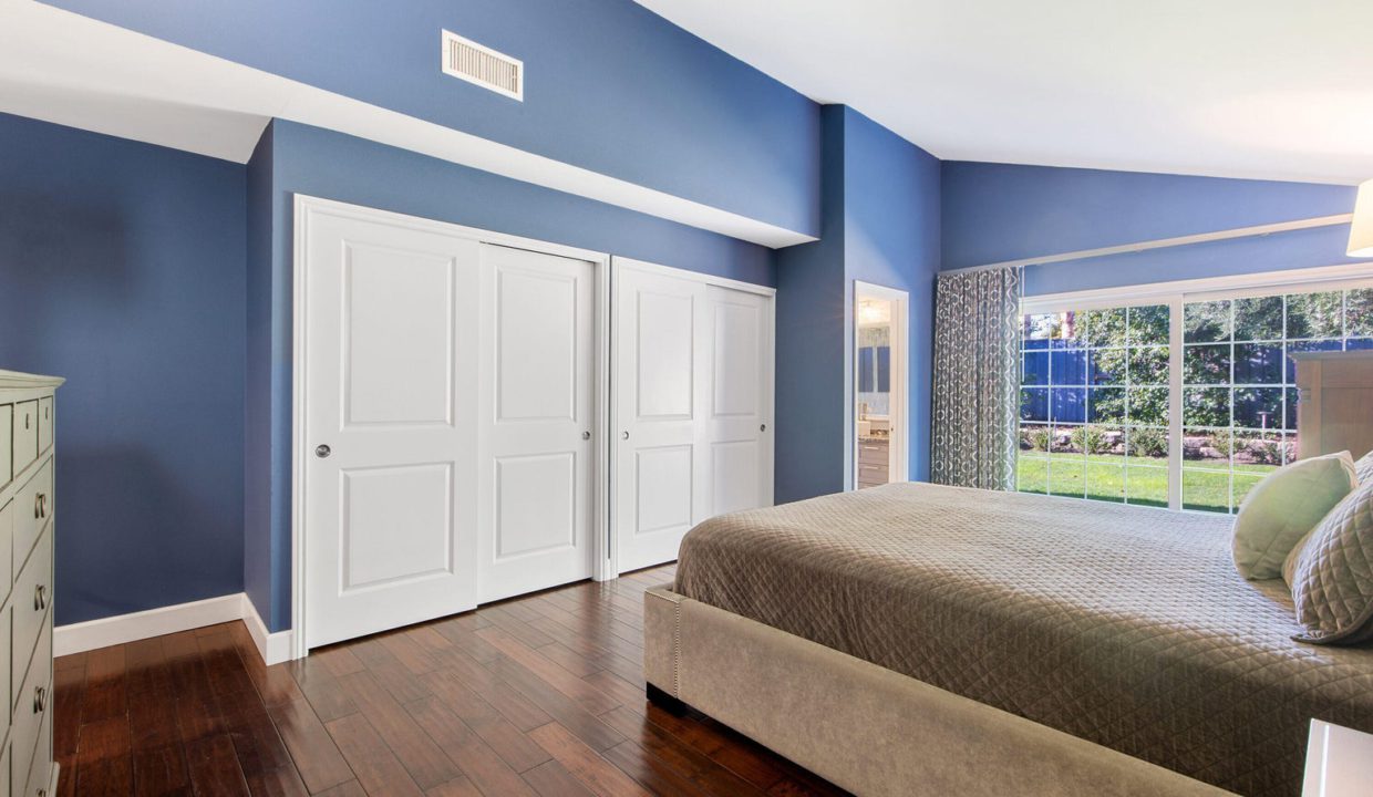 Westlake Village home for sale - Foxmoor Hills - Master Bedroom Closets