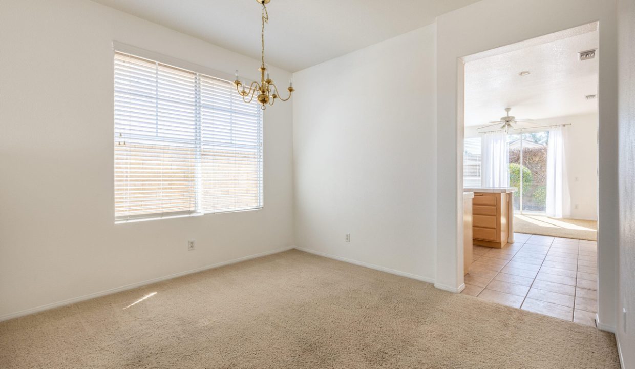 Meadows tract of Camarillo - Dining Room