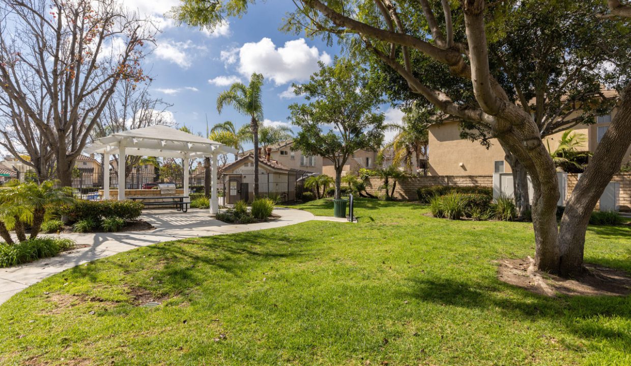 The Meadows at Camarillo Community Greenbelt