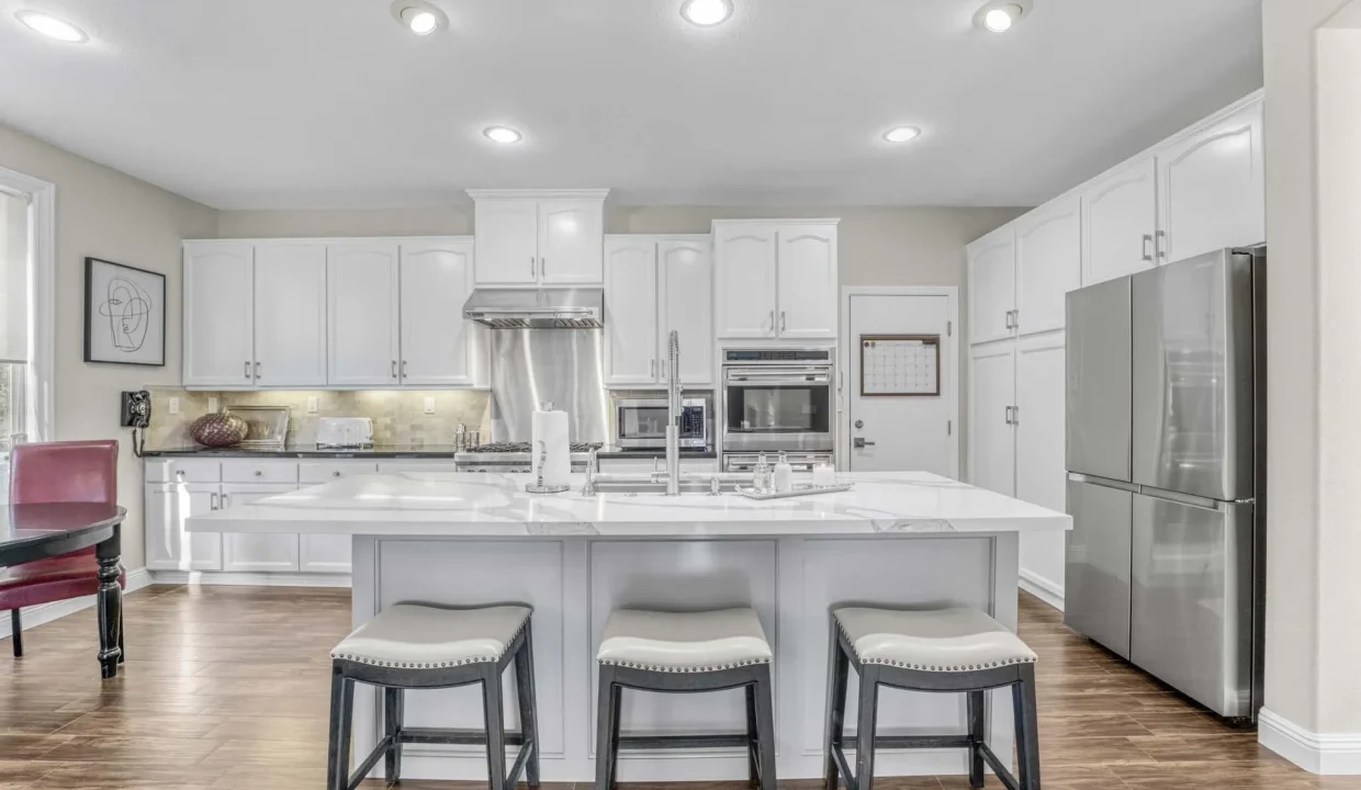 Thousand Oaks Home in Lang Ranch - Kitchen Space