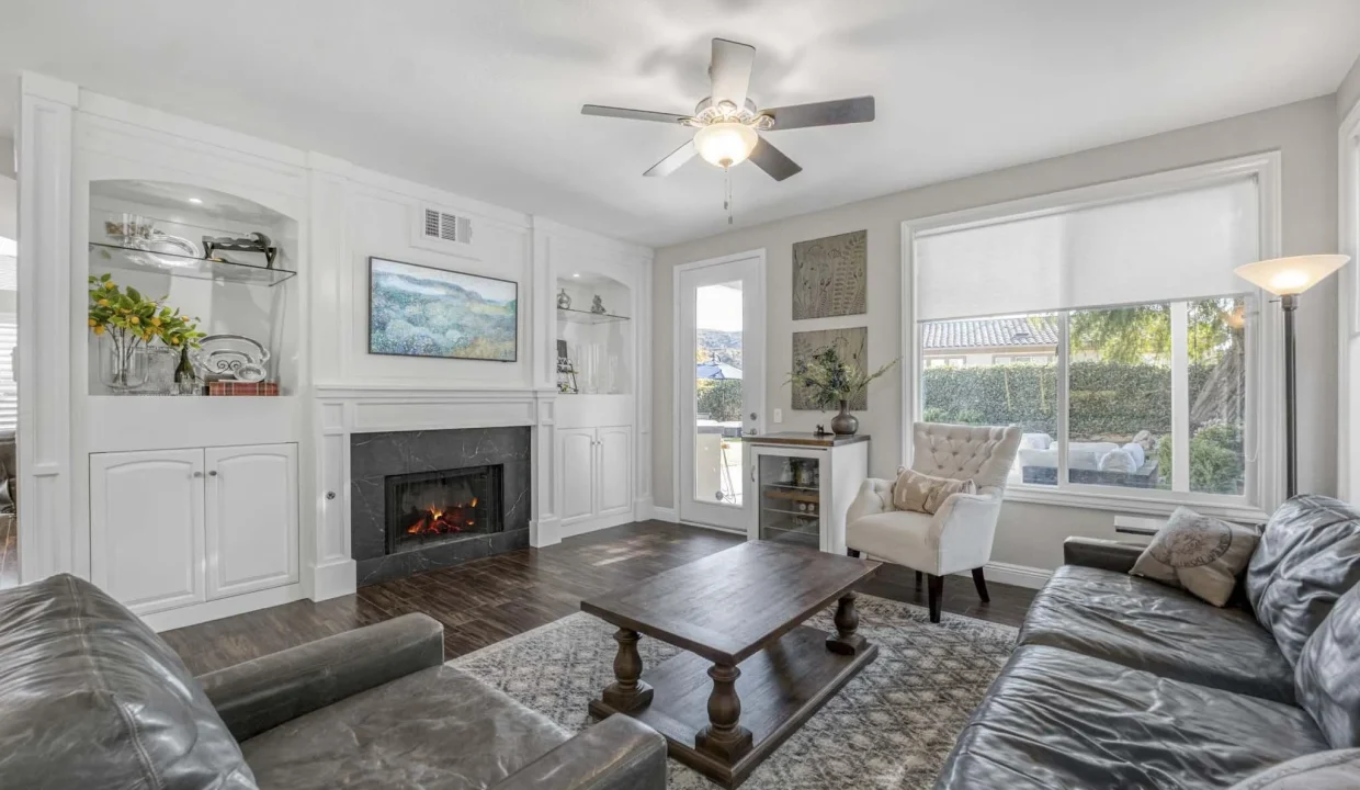 Thousand Oaks Home in Lang Ranch - Living Room Space