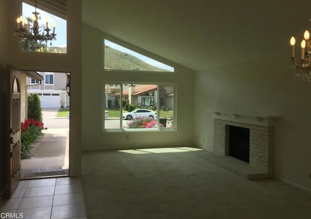 Oakridge Estates Home in Newbury Park - Living Room