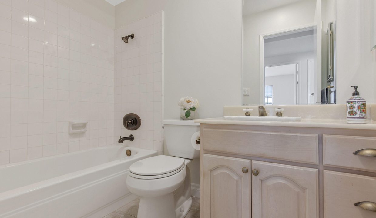 Whitewood Street Simi Valley Home Bathroom