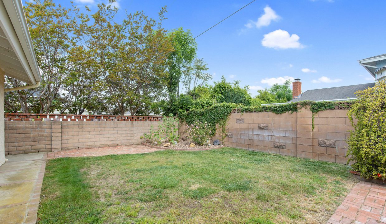 Whitewood Street Simi Valley Home Fencing