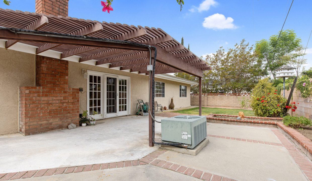 Whitewood Street Simi Valley Home Patio