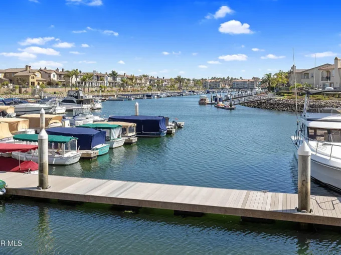 Oxnard Condos for sale – Beautiful Waterfront Condo