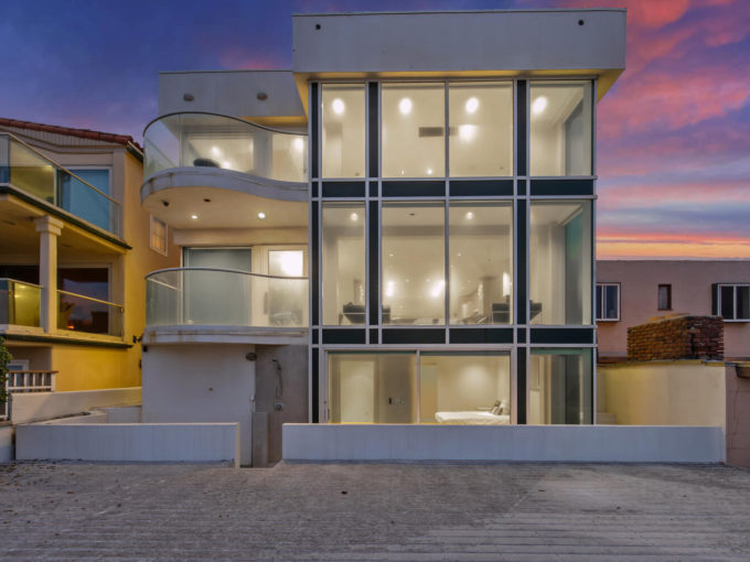 Ocean Drive Beachhouse on Hollywood Beach in Oxnard For Sale