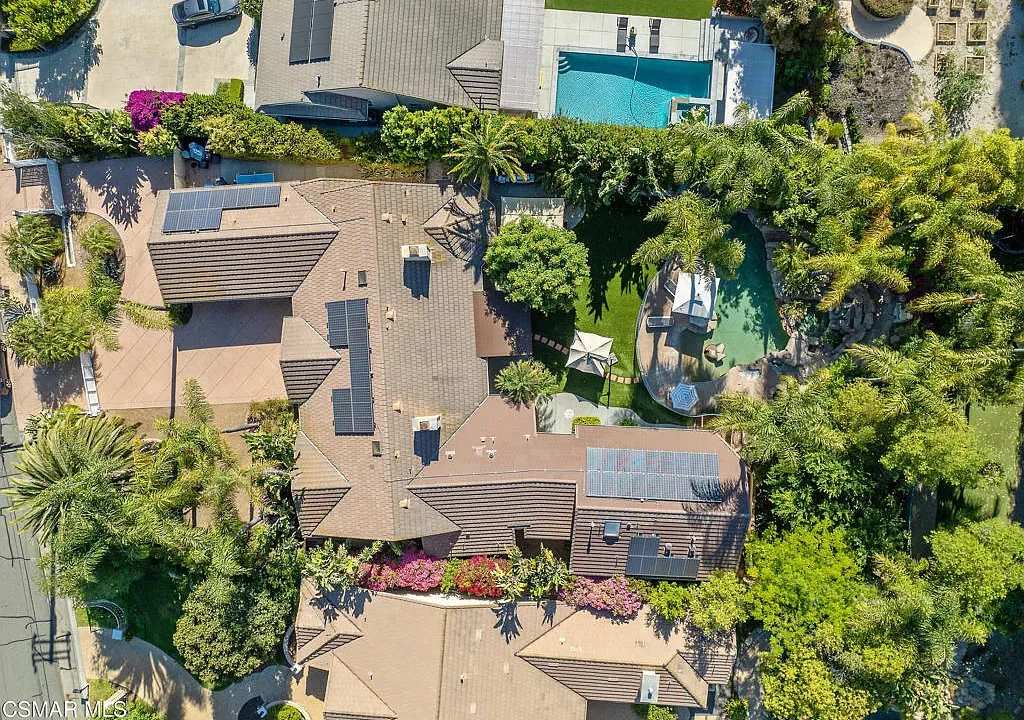 Spectacular Hauser Circle Home in Thousand Oaks 1
