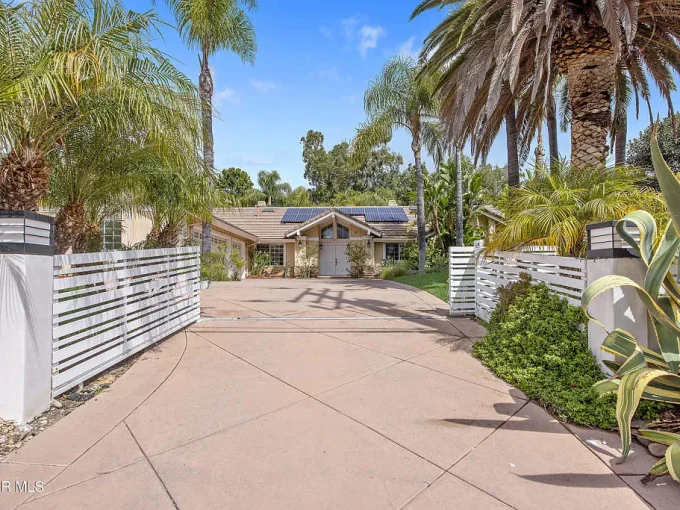 Spectacular Hauser Circle Home in Thousand Oaks 68