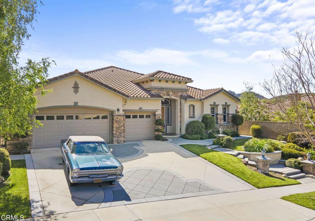 Via Galo Newbury Park CA 91320-1