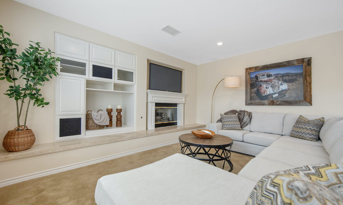 For Sale: Stunning Estancia Home in Dos Vientos Ranch, Newbury Park