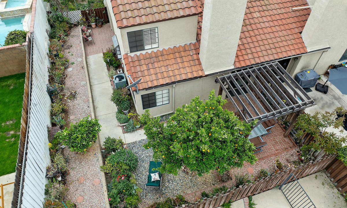 Simi Valley Townhome for Sale in Yosemite Villas by Webber Estates