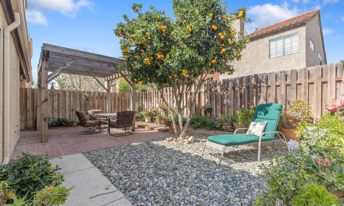 Simi Valley Townhome for Sale in Yosemite Villas by Webber Estates
