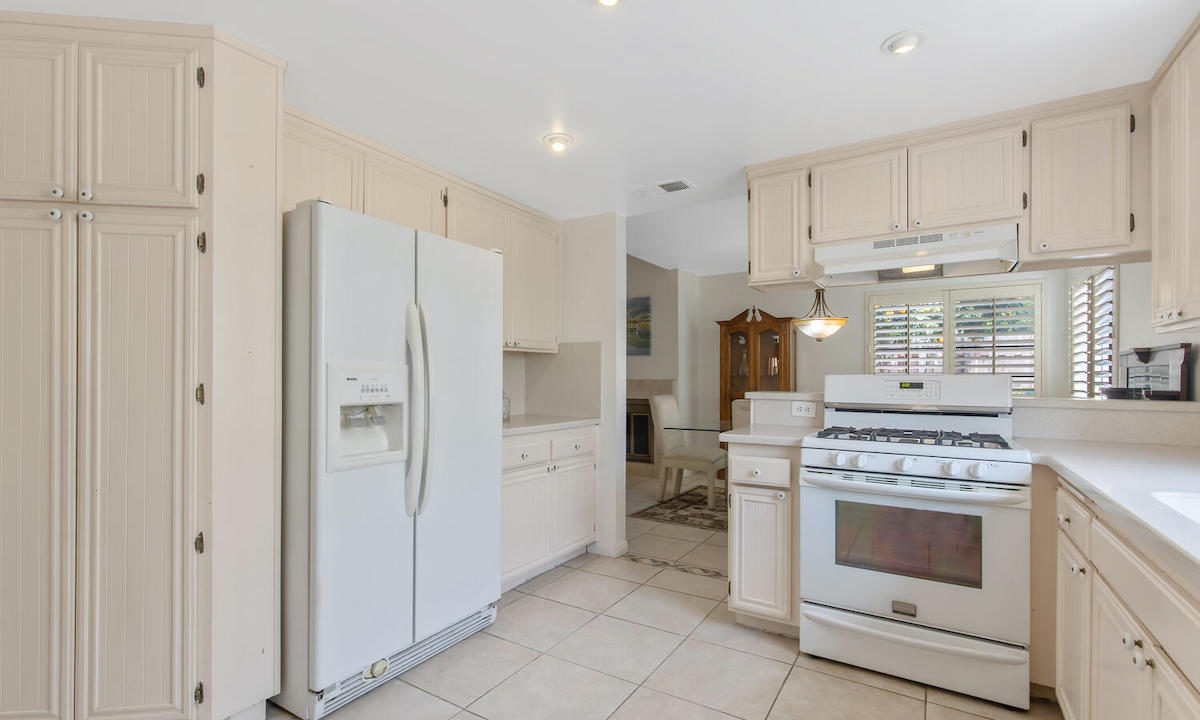 Simi Valley Townhome for Sale in Yosemite Villas by Webber Estates
