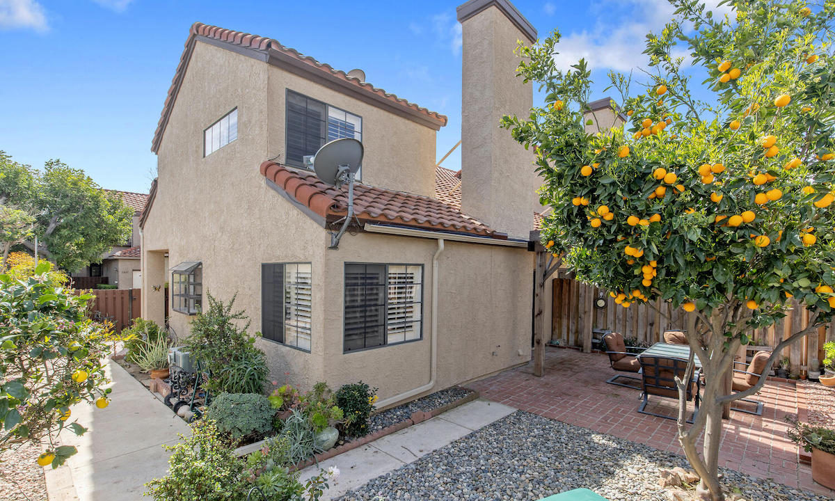 Simi Valley Townhome for Sale in Yosemite Villas by Webber Estates