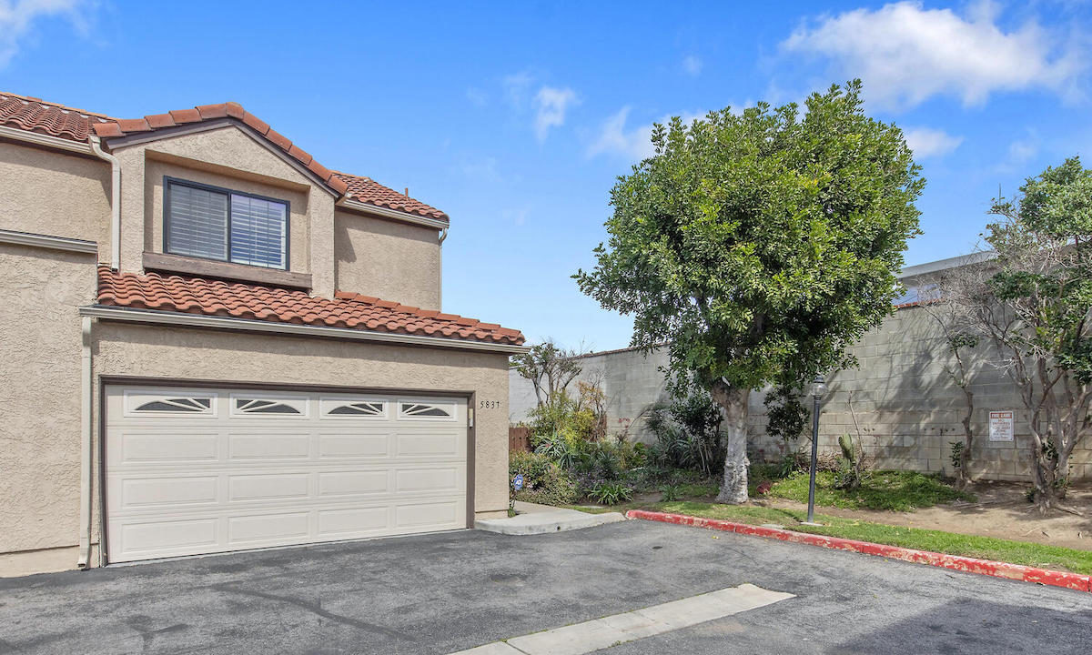 Simi Valley Townhome for Sale in Yosemite Villas by Webber Estates