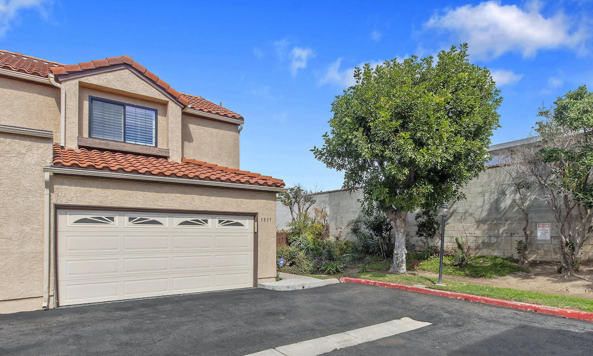 Simi Valley Townhome for Sale in Yosemite Villas by Webber Estates