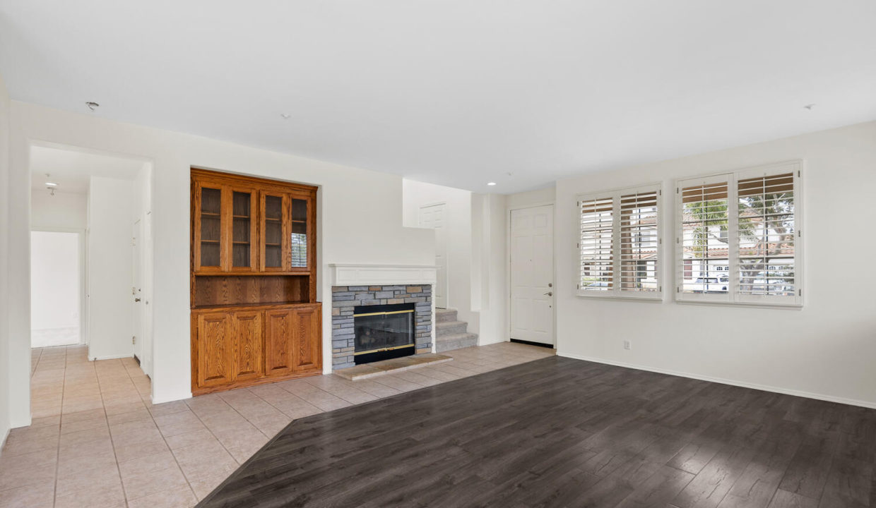 1532 Lorena Dr Oxnard CA 93030-large-010-064-B1A8722-1500x1000-72dpi