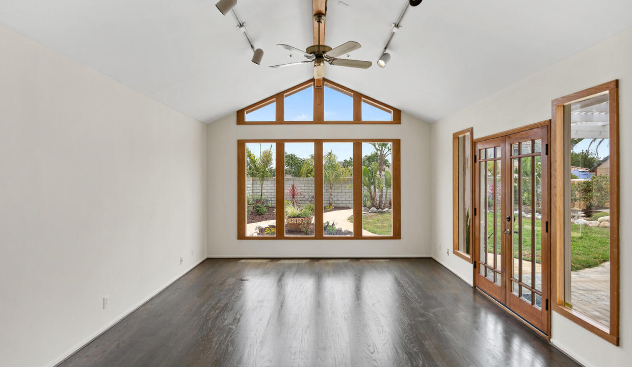 1532 Lorena Dr Oxnard CA 93030-large-013-067-B1A8740-1500x1000-72dpi
