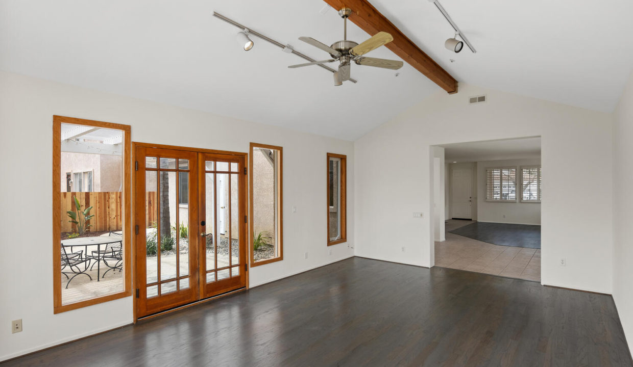 1532 Lorena Dr Oxnard CA 93030-large-014-045-B1A8743-1500x1000-72dpi