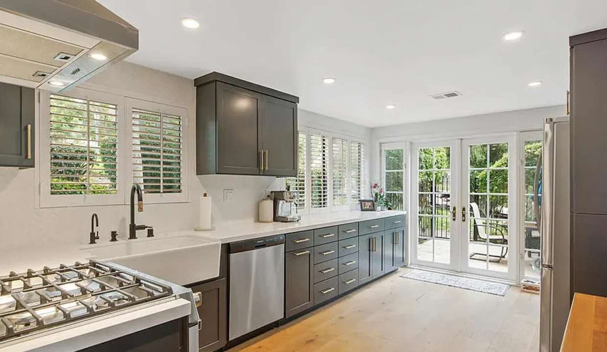 Luxury Townhomes & Condos in The Conejo Valley