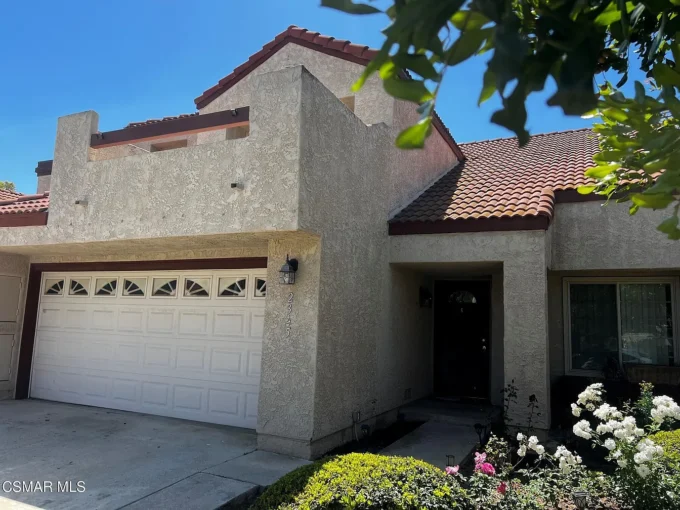 Simi Valley Real Estate Listing featuring 4 bedrooms, 3 baths