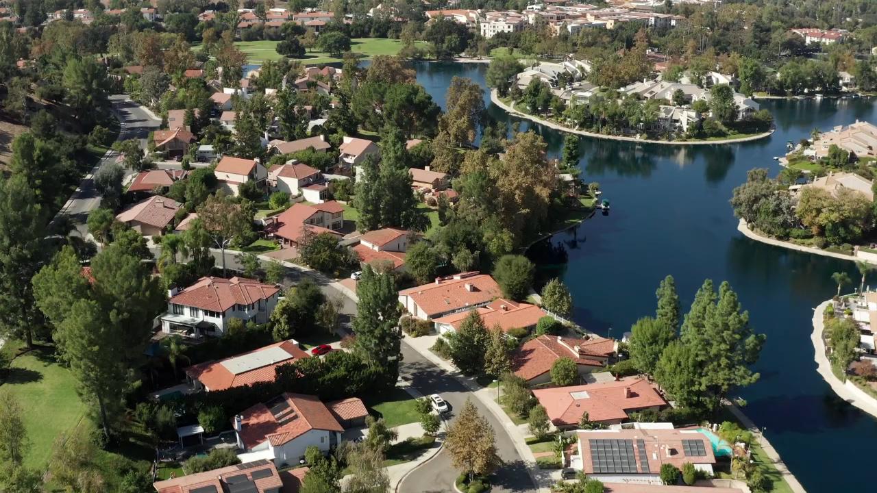 Lake Calabasas Real Estate and Homes